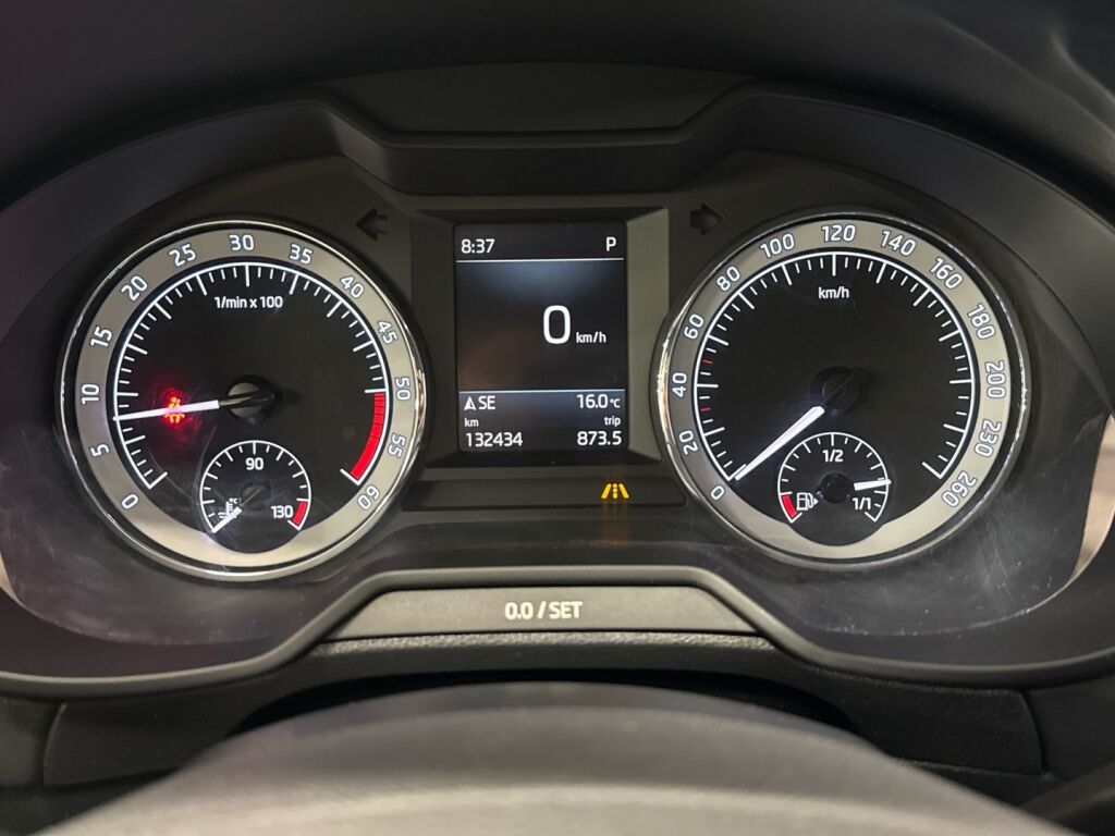 Skoda Octavia 2020 Musta