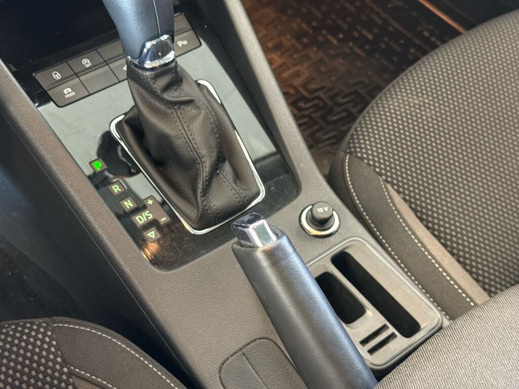 Skoda Octavia 2020 Harmaa