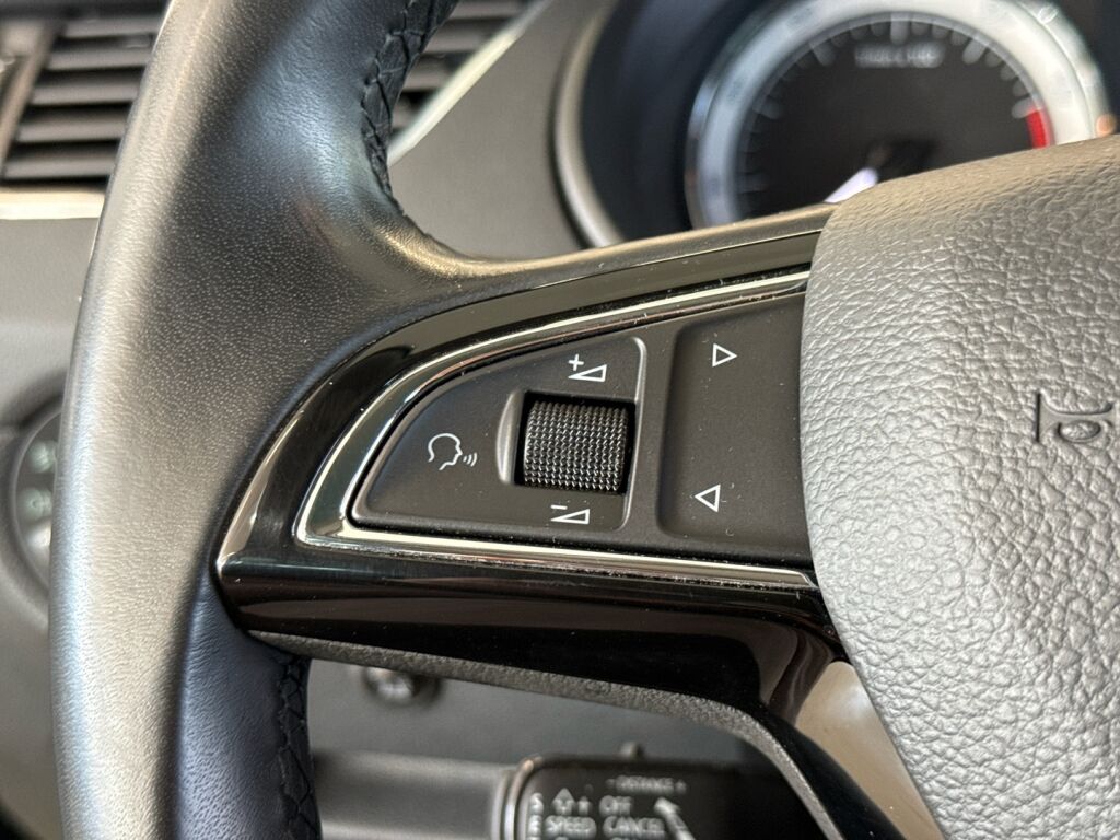 Skoda Octavia 2020 Harmaa