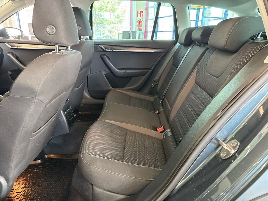 Skoda Octavia 2020 Harmaa