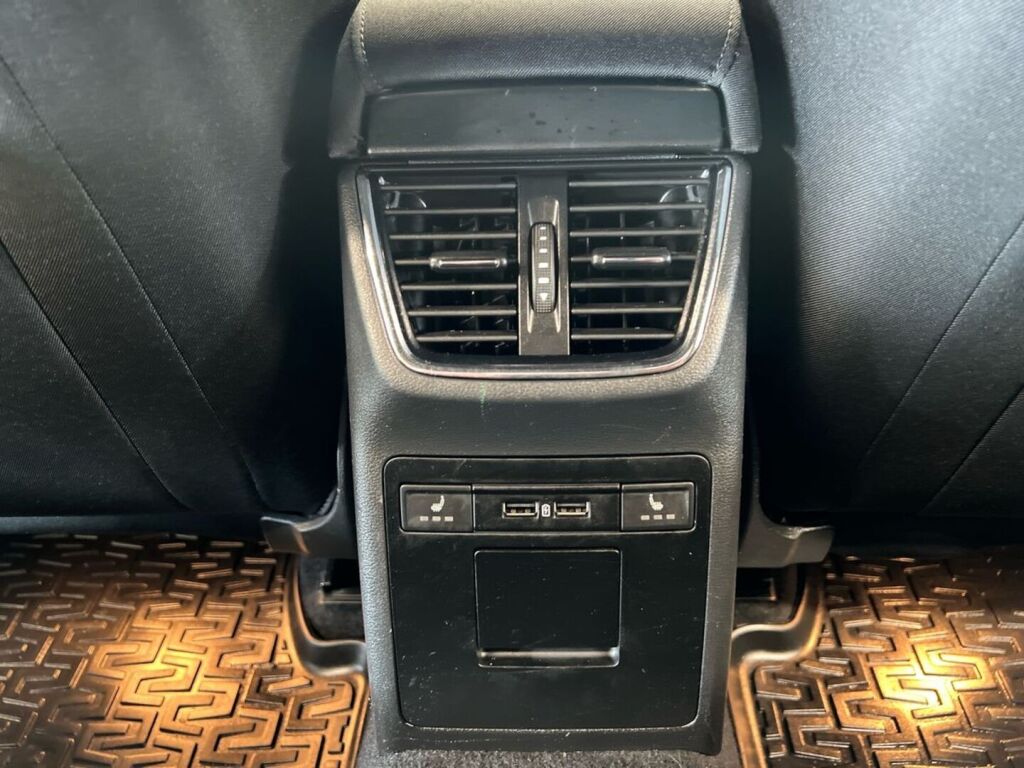 Skoda Octavia 2020 Musta