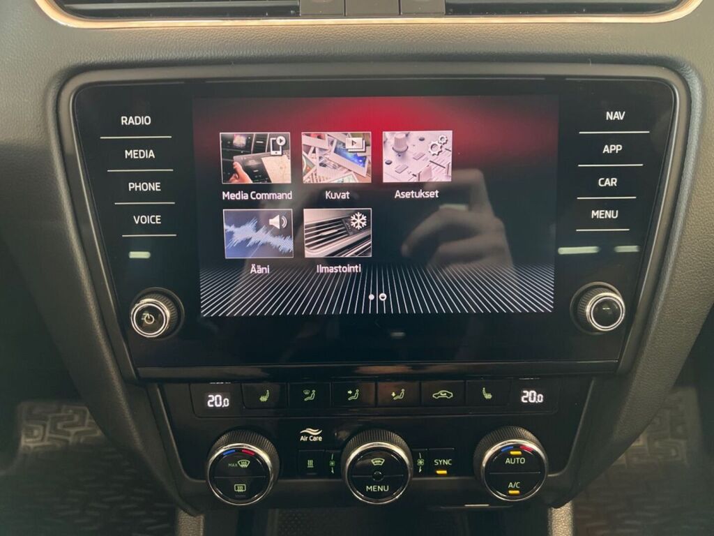 Skoda Octavia 2020 Musta