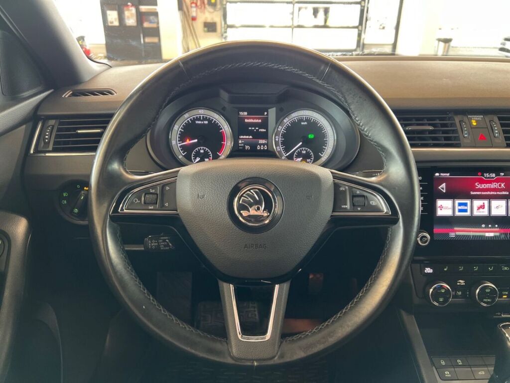 Skoda Octavia 2020 Musta