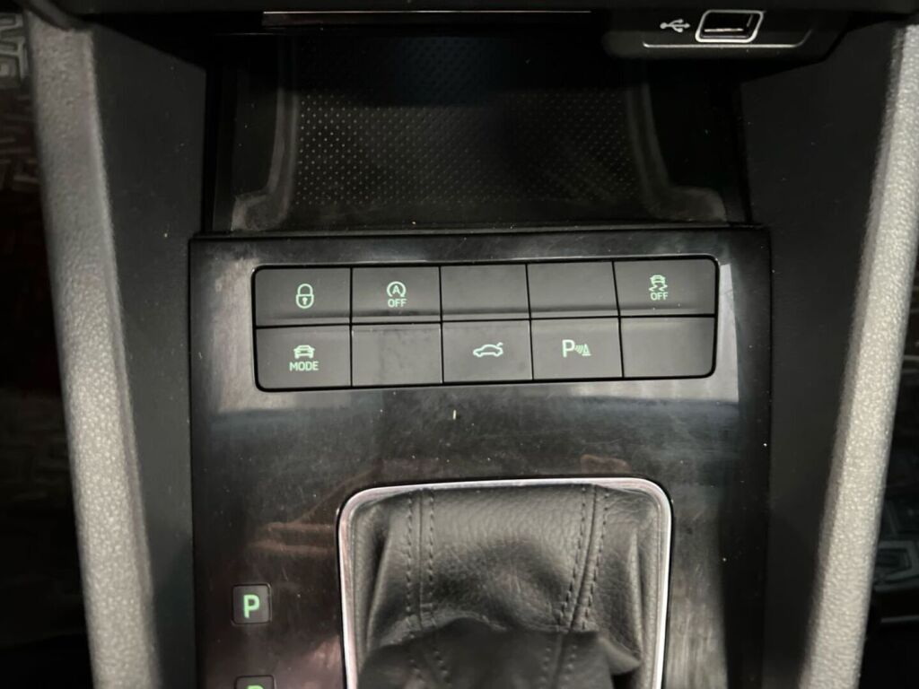 Skoda Octavia 2020 Musta