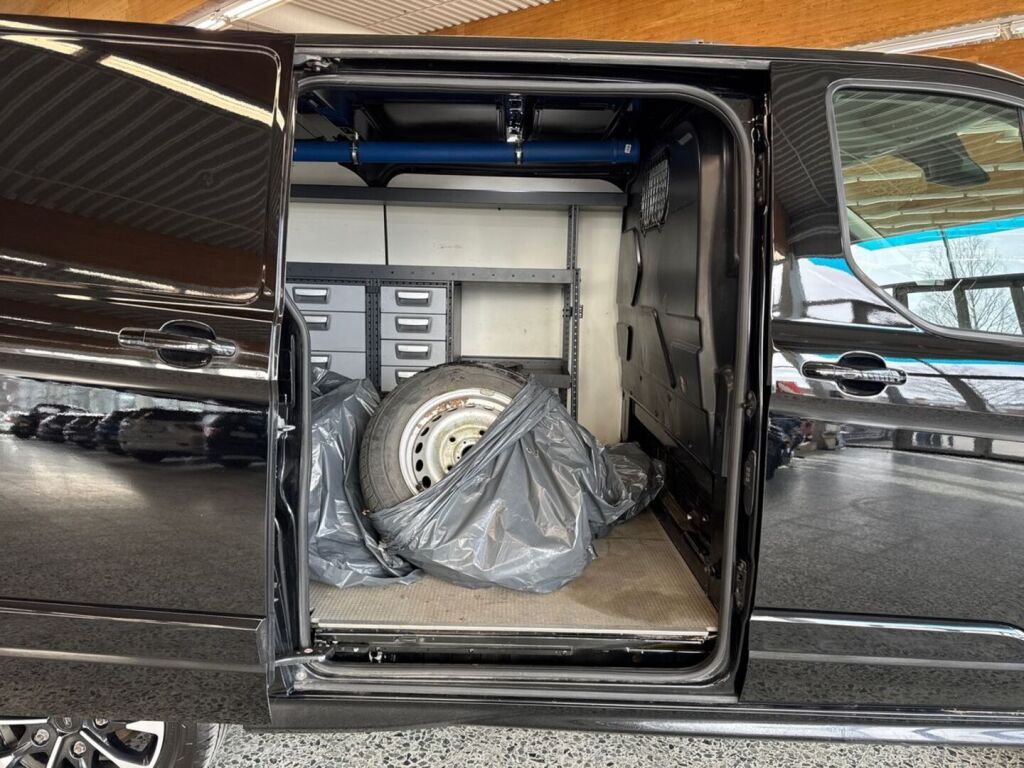 Ford Transit Custom 2018 Musta