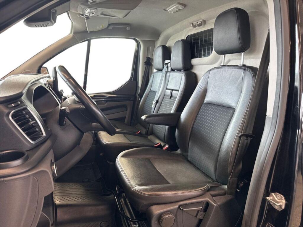 Ford Transit Custom 2018 Musta