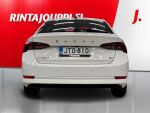 Skoda Octavia 2022 Valkoinen