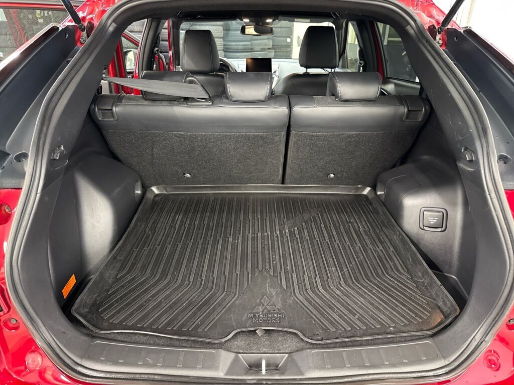 Mitsubishi Eclipse Cross 2022 Punainen