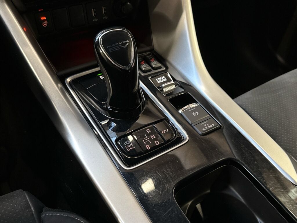 Mitsubishi Eclipse Cross 2022 Punainen