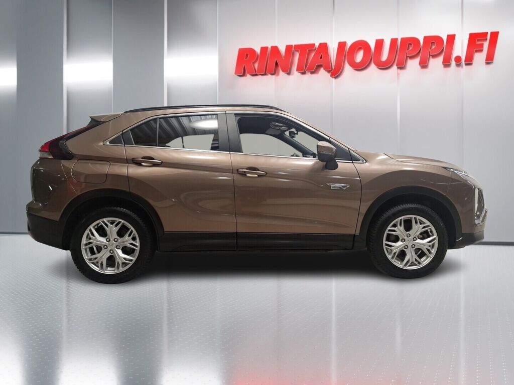 Mitsubishi Eclipse Cross 2022 Ruskea (beige)
