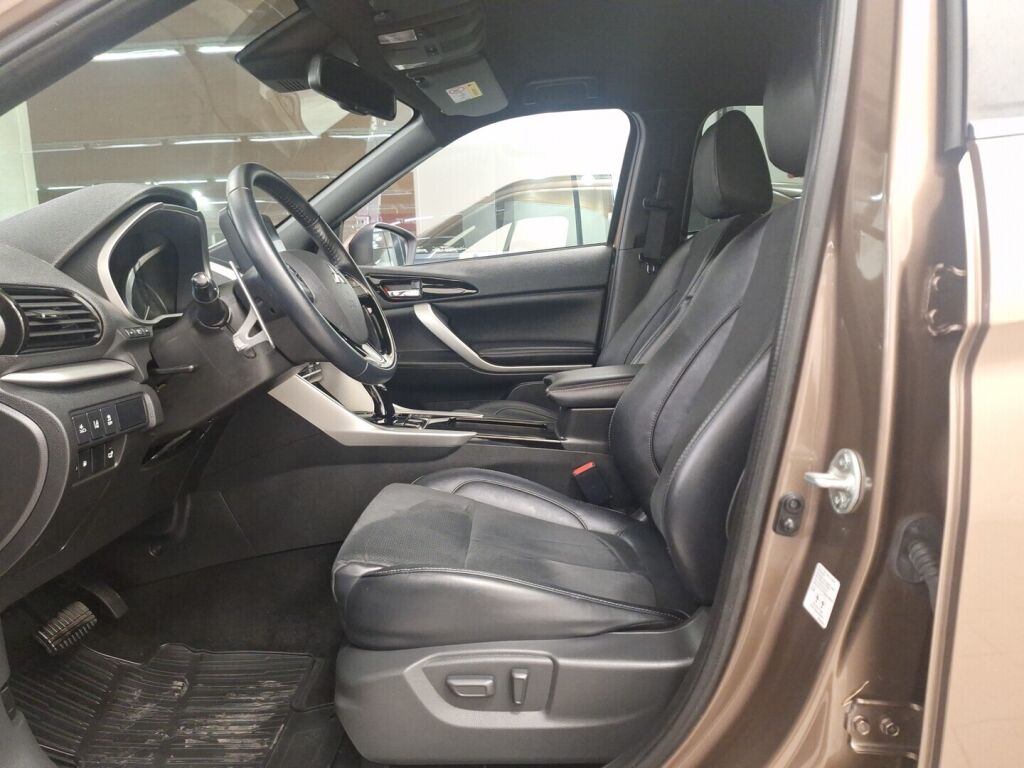 Mitsubishi Eclipse Cross 2022 Ruskea (beige)