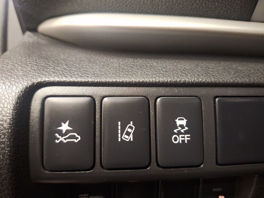 Mitsubishi Eclipse Cross 2022 Ruskea (beige)