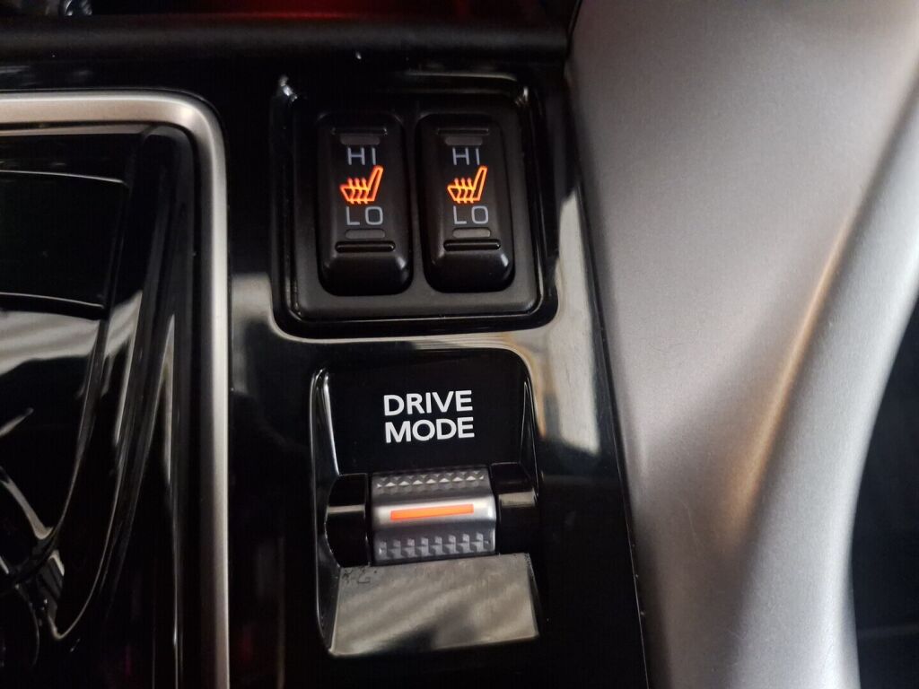 Mitsubishi Eclipse Cross 2022 Ruskea (beige)