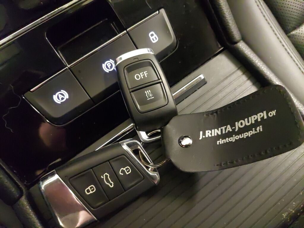 Skoda Superb 2019 Valkoinen