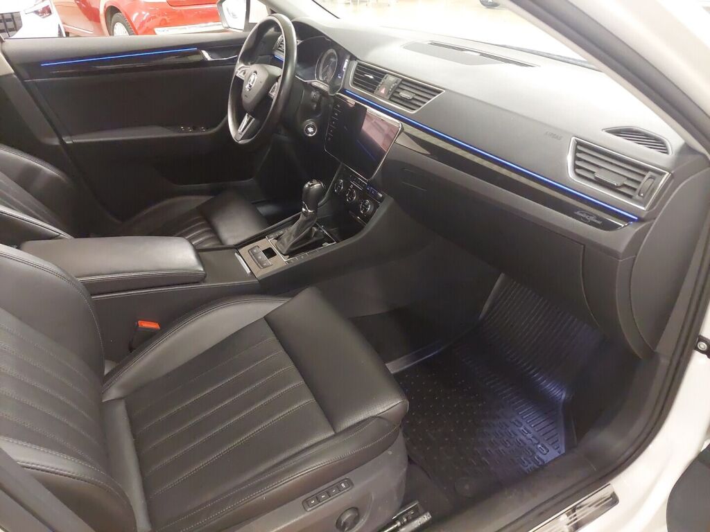 Skoda Superb 2019 Valkoinen