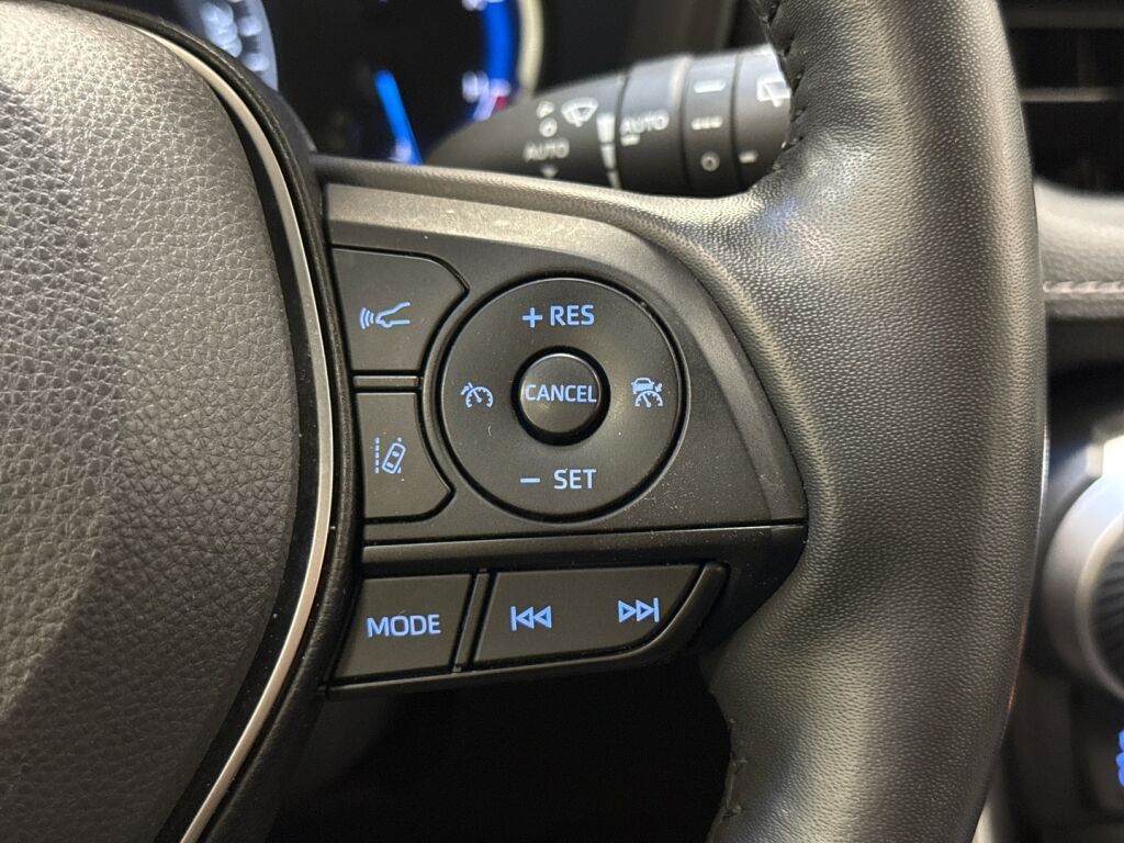 Toyota RAV4 2022 Musta