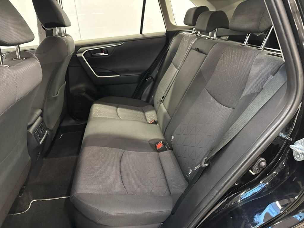 Toyota RAV4 2022 Musta