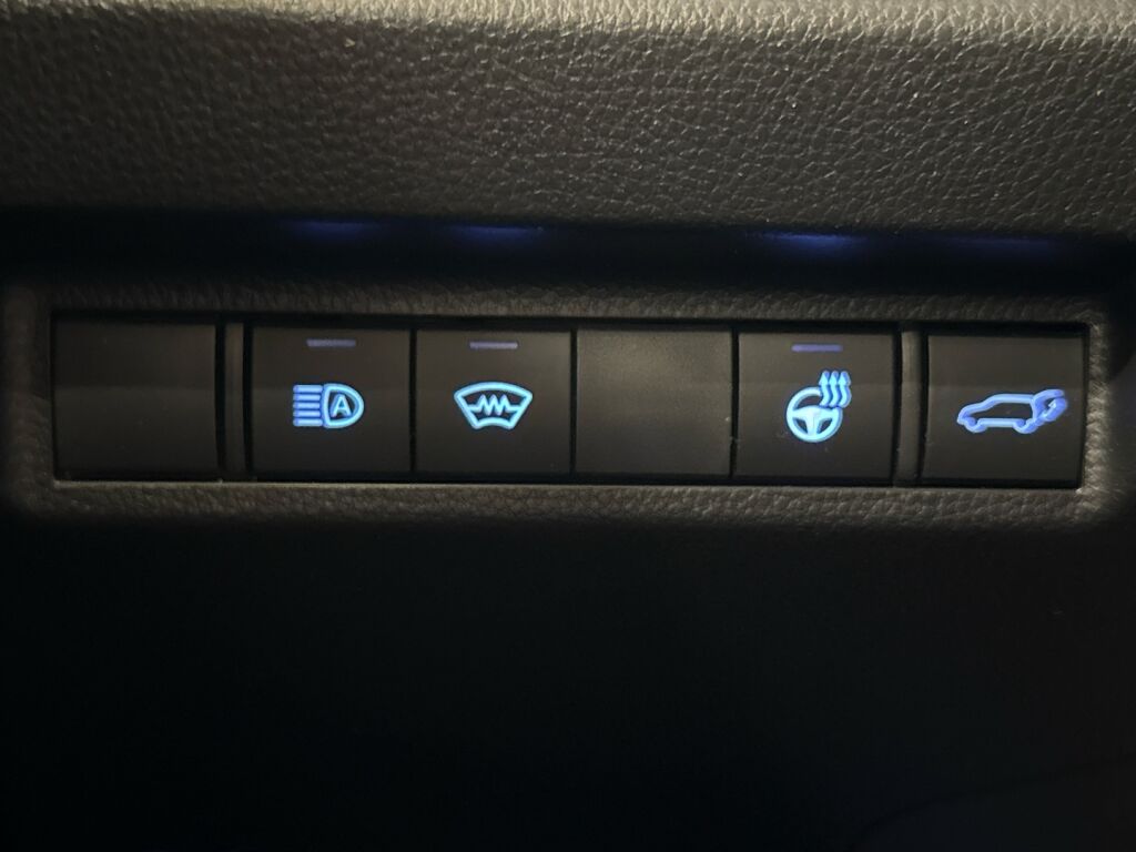 Toyota RAV4 2022 Musta