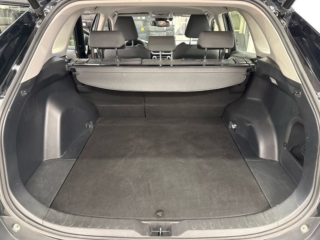 Toyota RAV4 2022 Musta