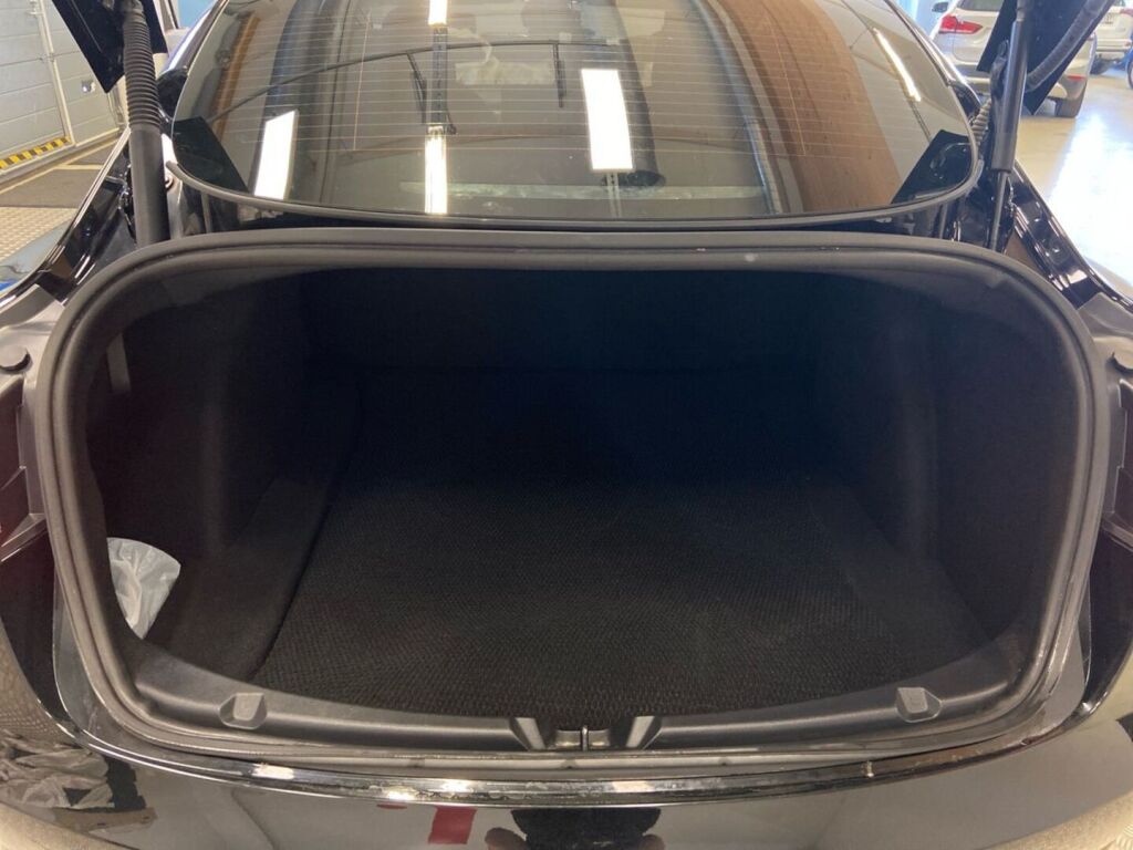 Tesla Model 3 2021 Musta