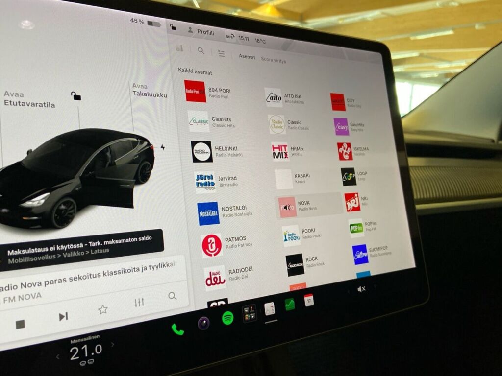 Tesla Model 3 2021 Musta