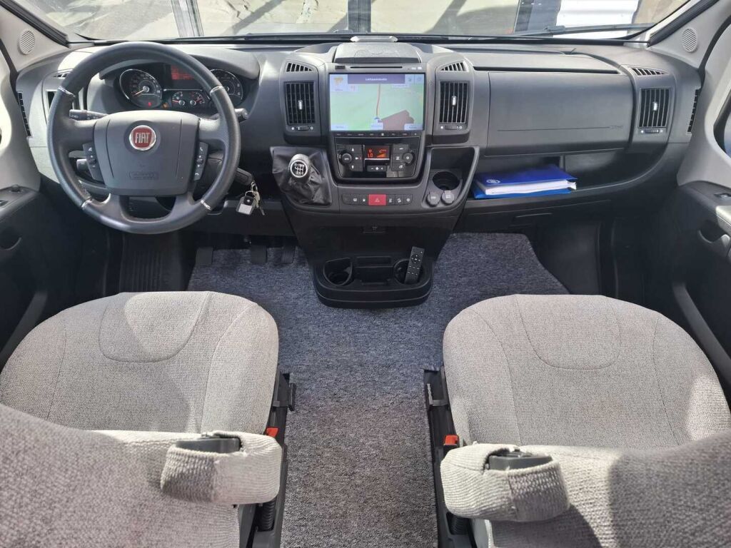 Pössl TRENTA VAN 600 2022 Harmaa