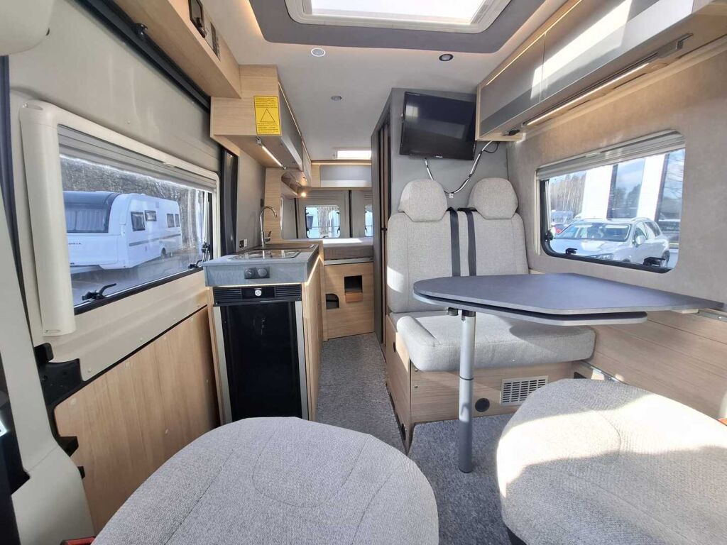 Pössl TRENTA VAN 600 2022 Harmaa