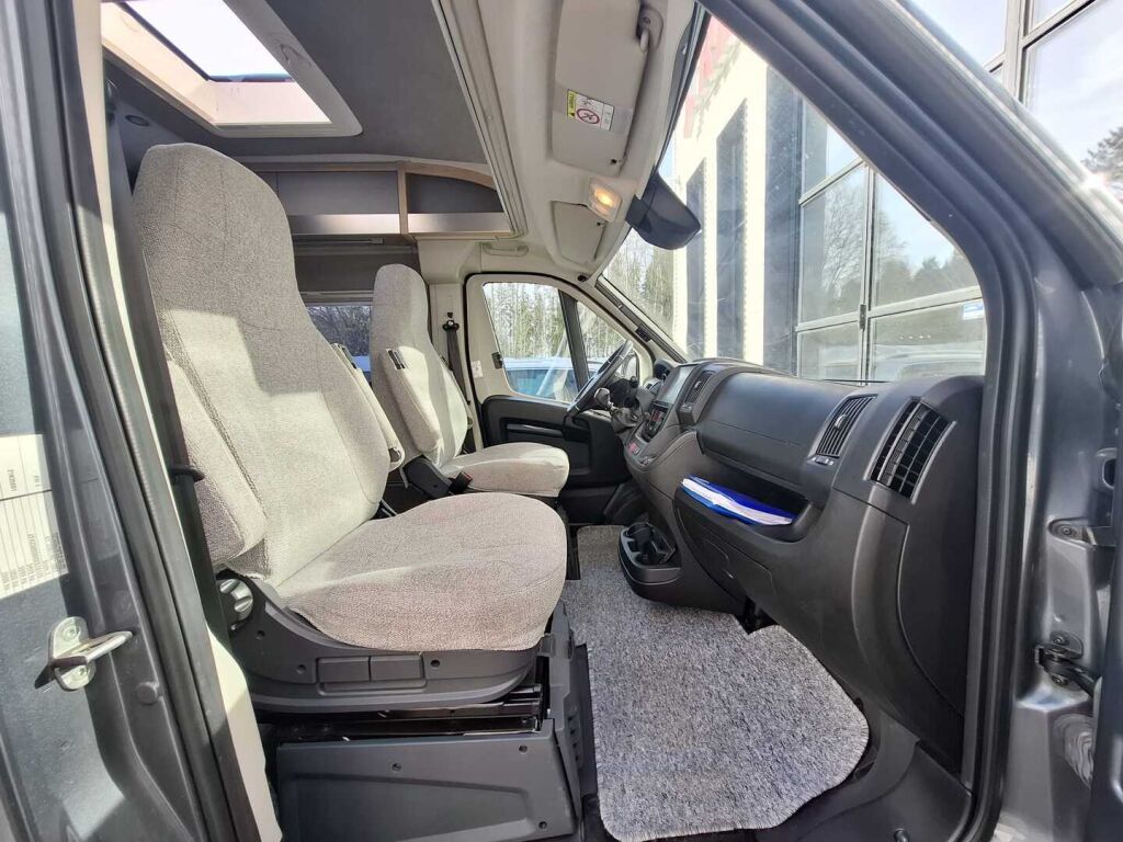 Pössl TRENTA VAN 600 2022 Harmaa