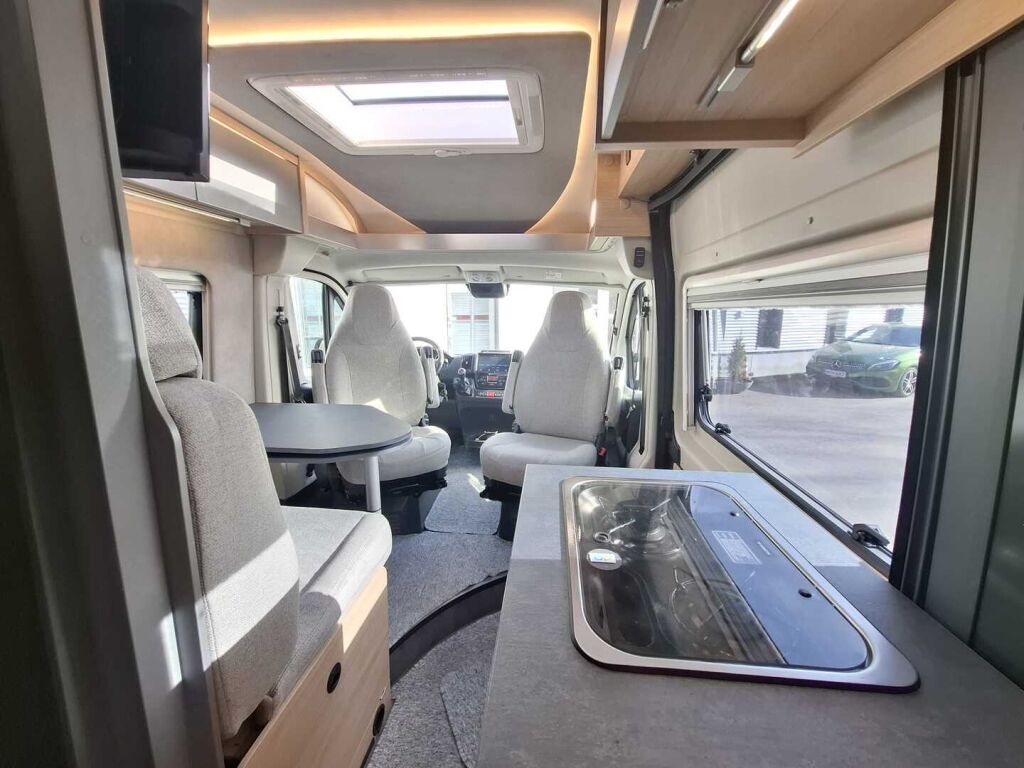 Pössl TRENTA VAN 600 2022 Harmaa