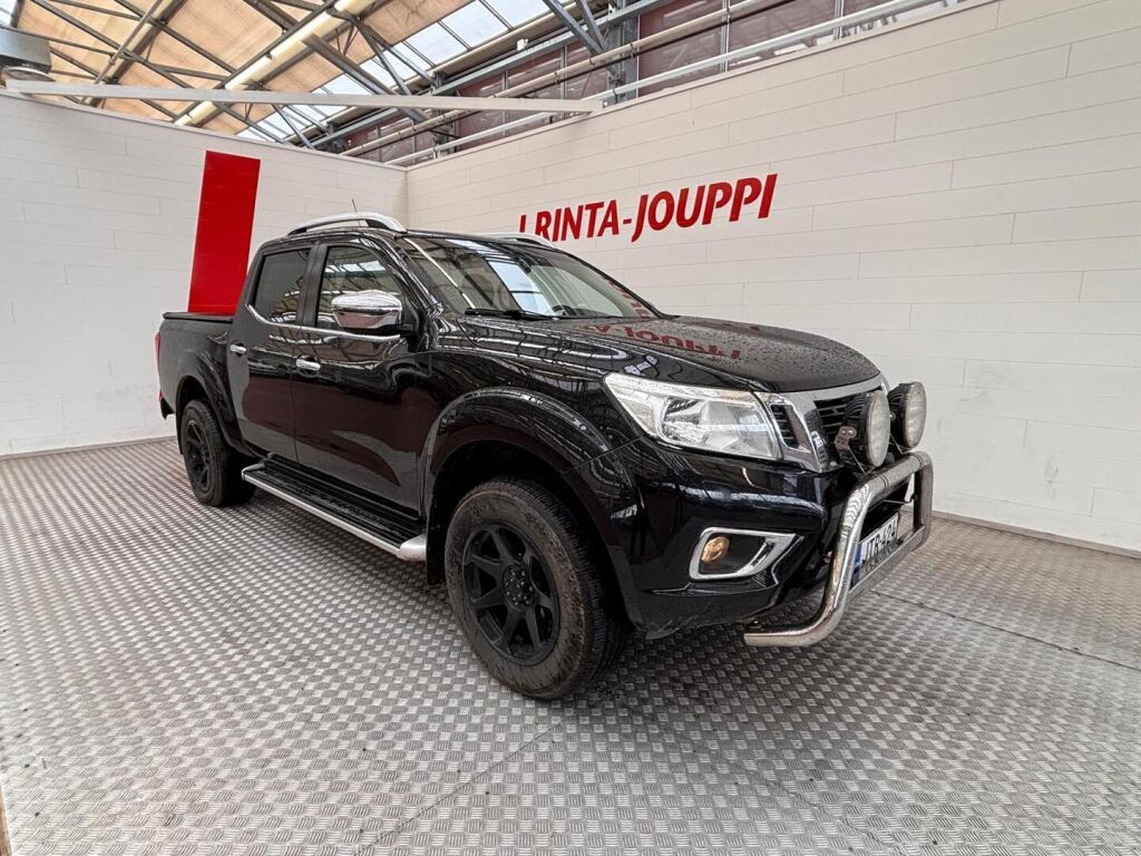 Nissan Navara 2017 Musta