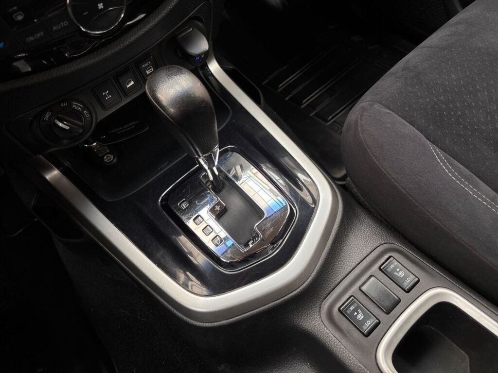 Nissan Navara 2017 Musta