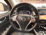 Nissan Navara 2017 Musta