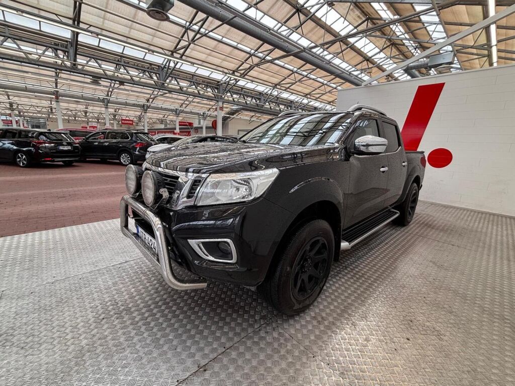 Nissan Navara 2017 Musta
