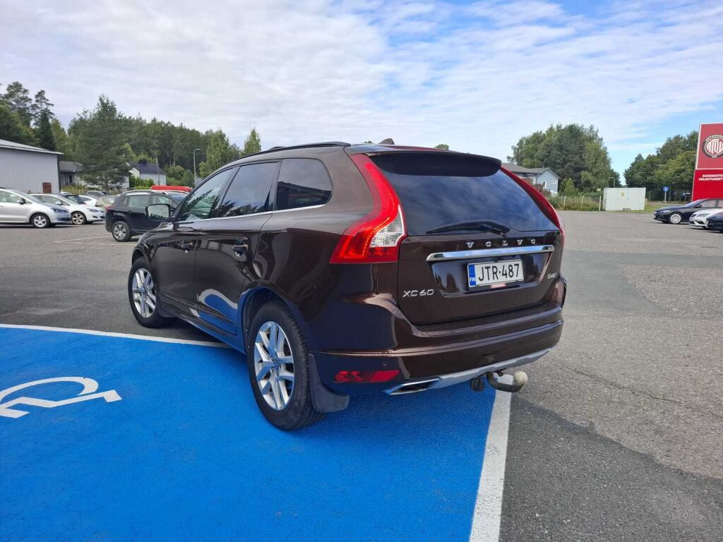 Volvo XC60 2017 Ruskea (beige)