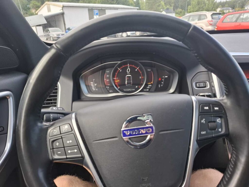 Volvo XC60 2017 Ruskea (beige)