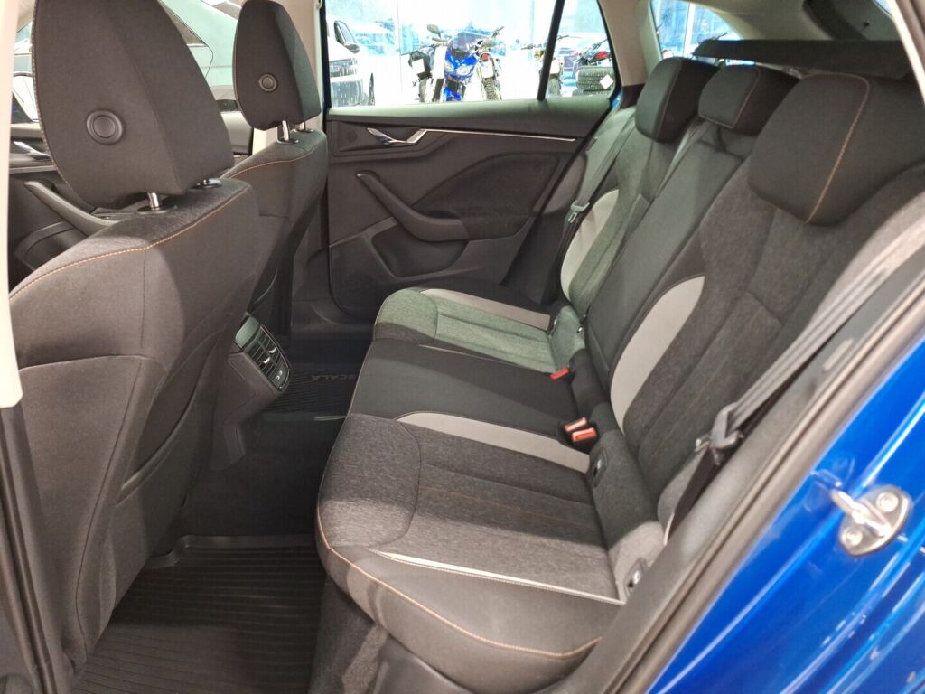 Skoda Scala 2022 Sininen