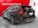 Volvo V60 2022 Musta