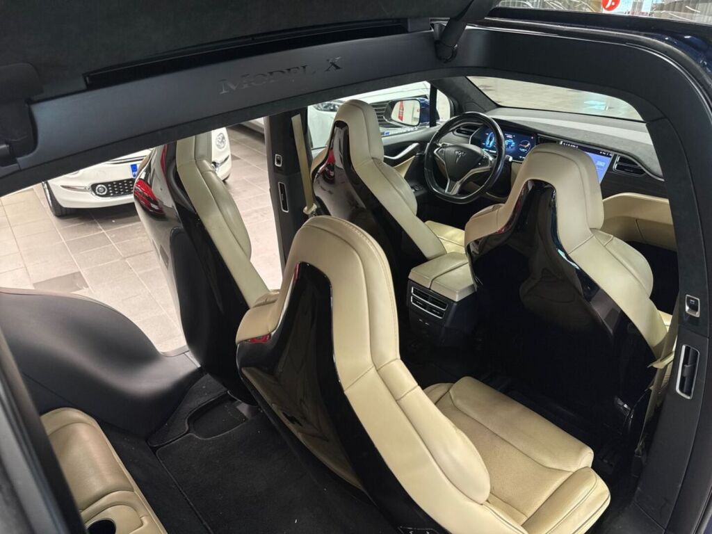 Tesla Model X 2016 Sininen