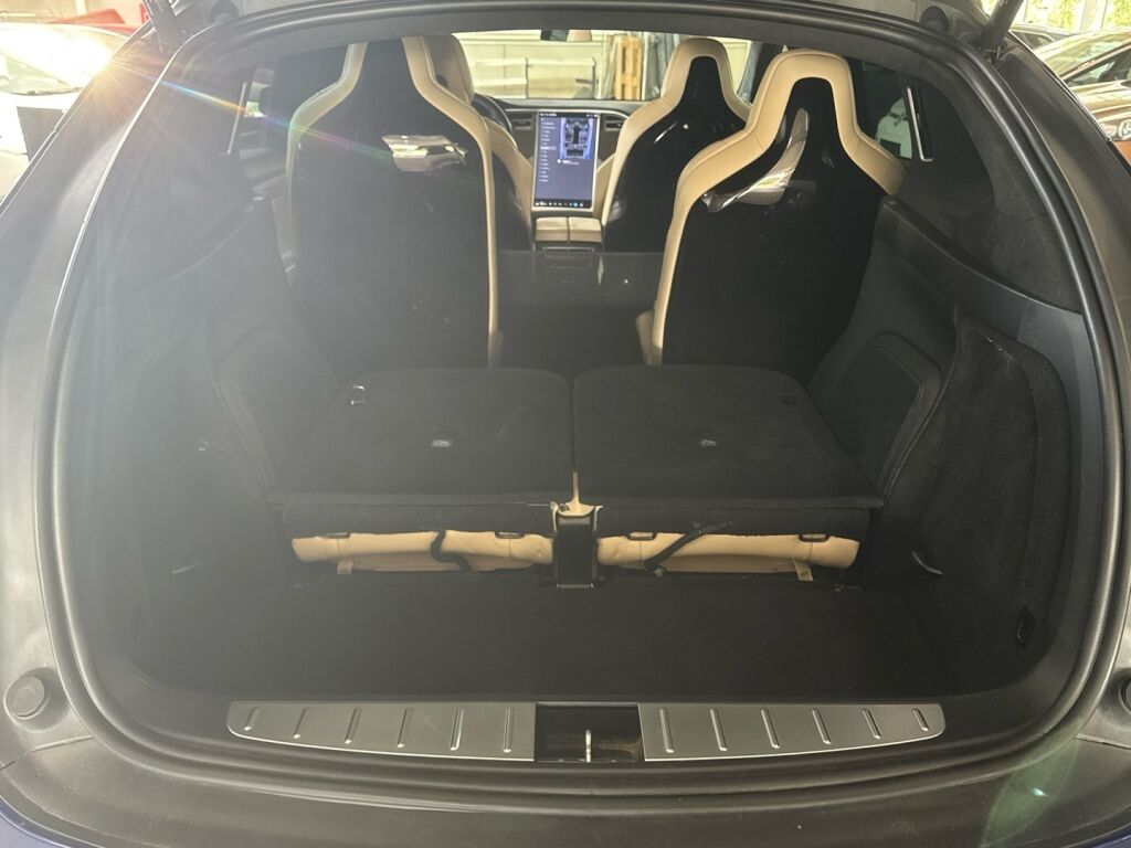 Tesla Model X 2016 Sininen