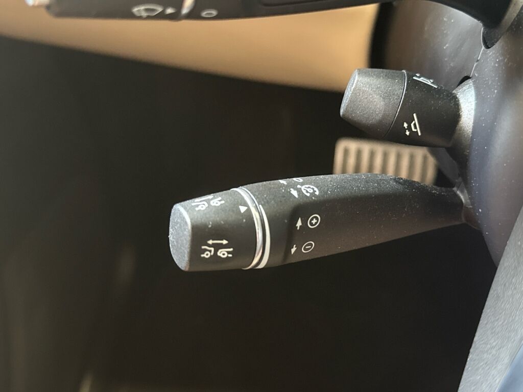 Tesla Model X 2016 Sininen