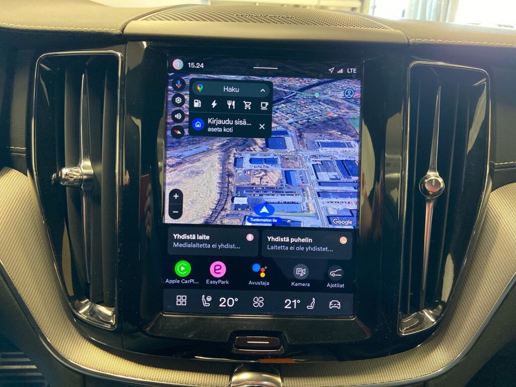 Volvo XC60 2022 Musta