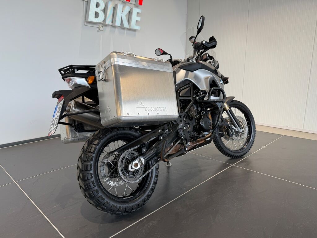 BMW F 2008 