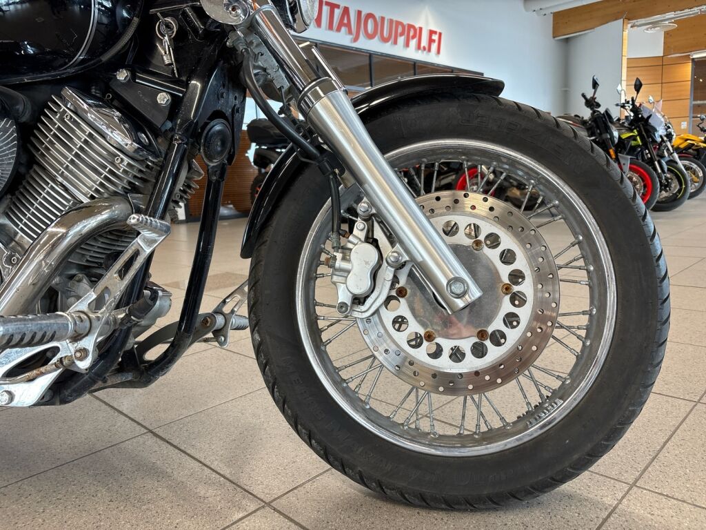 Yamaha XVS 1999 Punainen