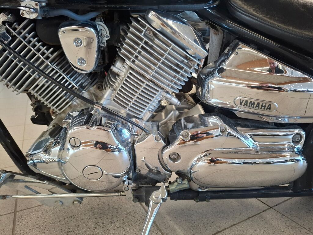 Yamaha XVS 1999 Punainen