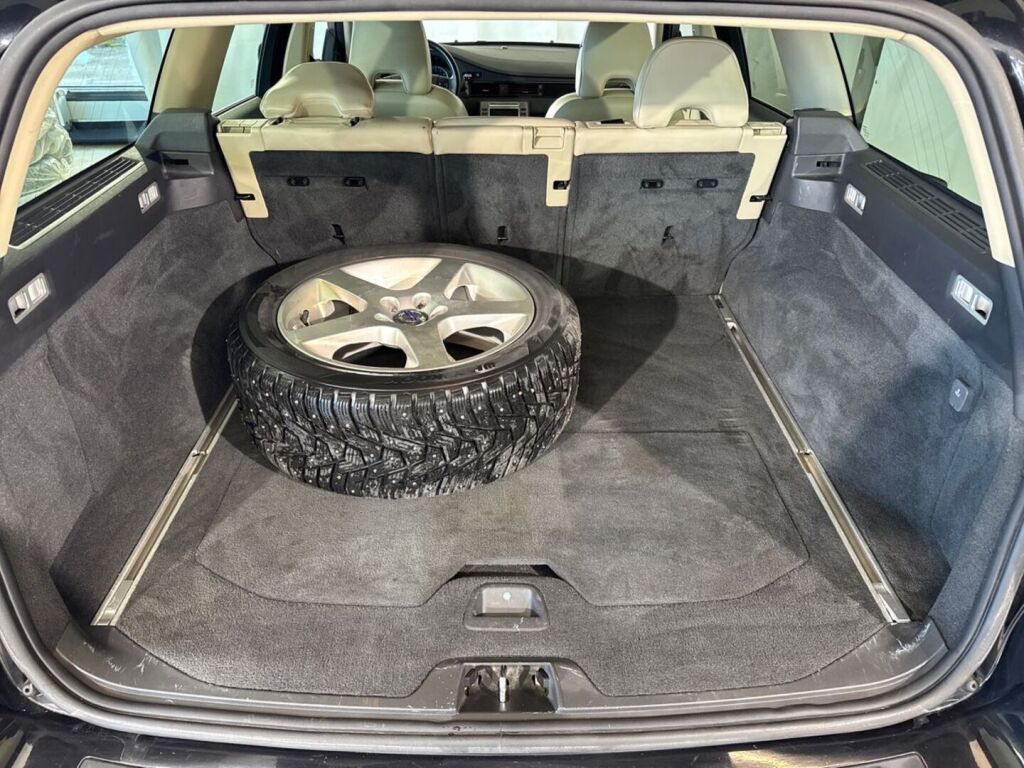 Volvo V70 2008 Musta