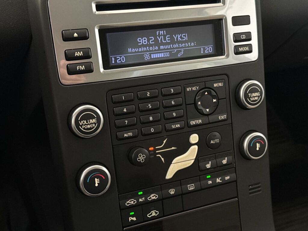 Volvo V70 2008 Musta