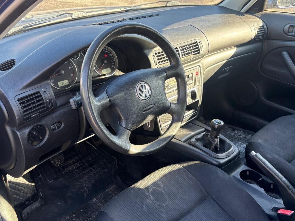 Volkswagen Passat Variant 2002 Sininen