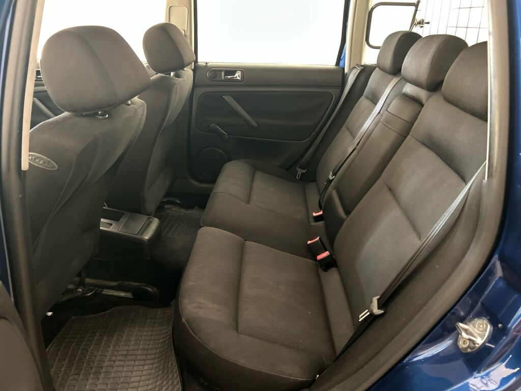 Volkswagen Passat Variant 2002 Sininen