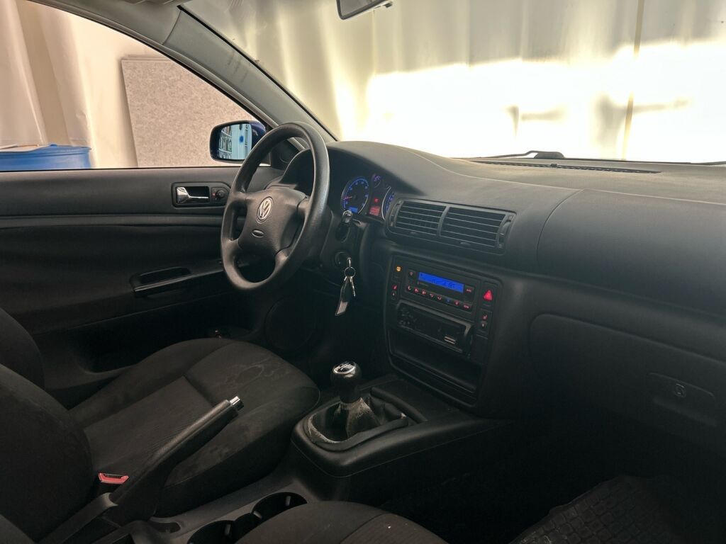 Volkswagen Passat Variant 2002 Sininen
