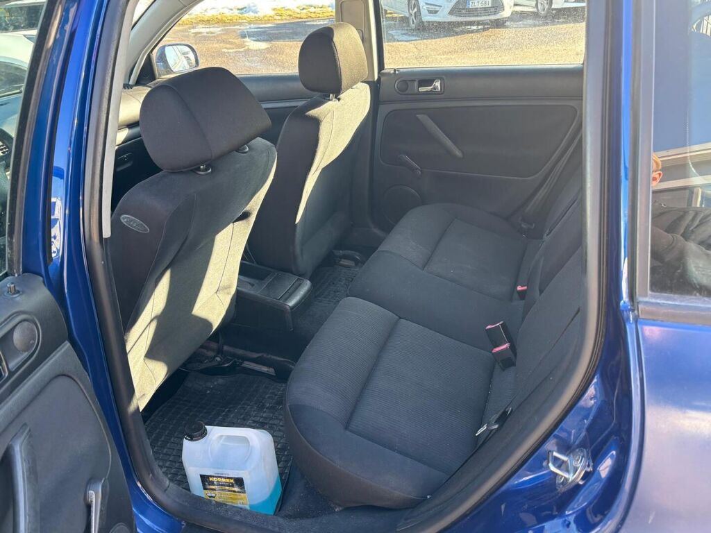 Volkswagen Passat Variant 2002 Sininen